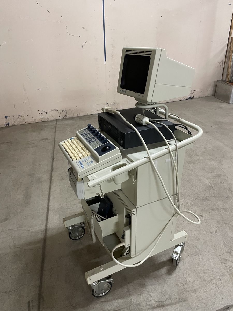Attrezzature mediche: Medizinisches Ultraschallgerät mit Videorecorder, -printer – Difettoso da Sirnach venduto da Deruhrmacher 3