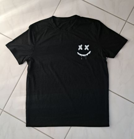 Schwarzes T-Shirt, weiss bedruckt, Grösse L