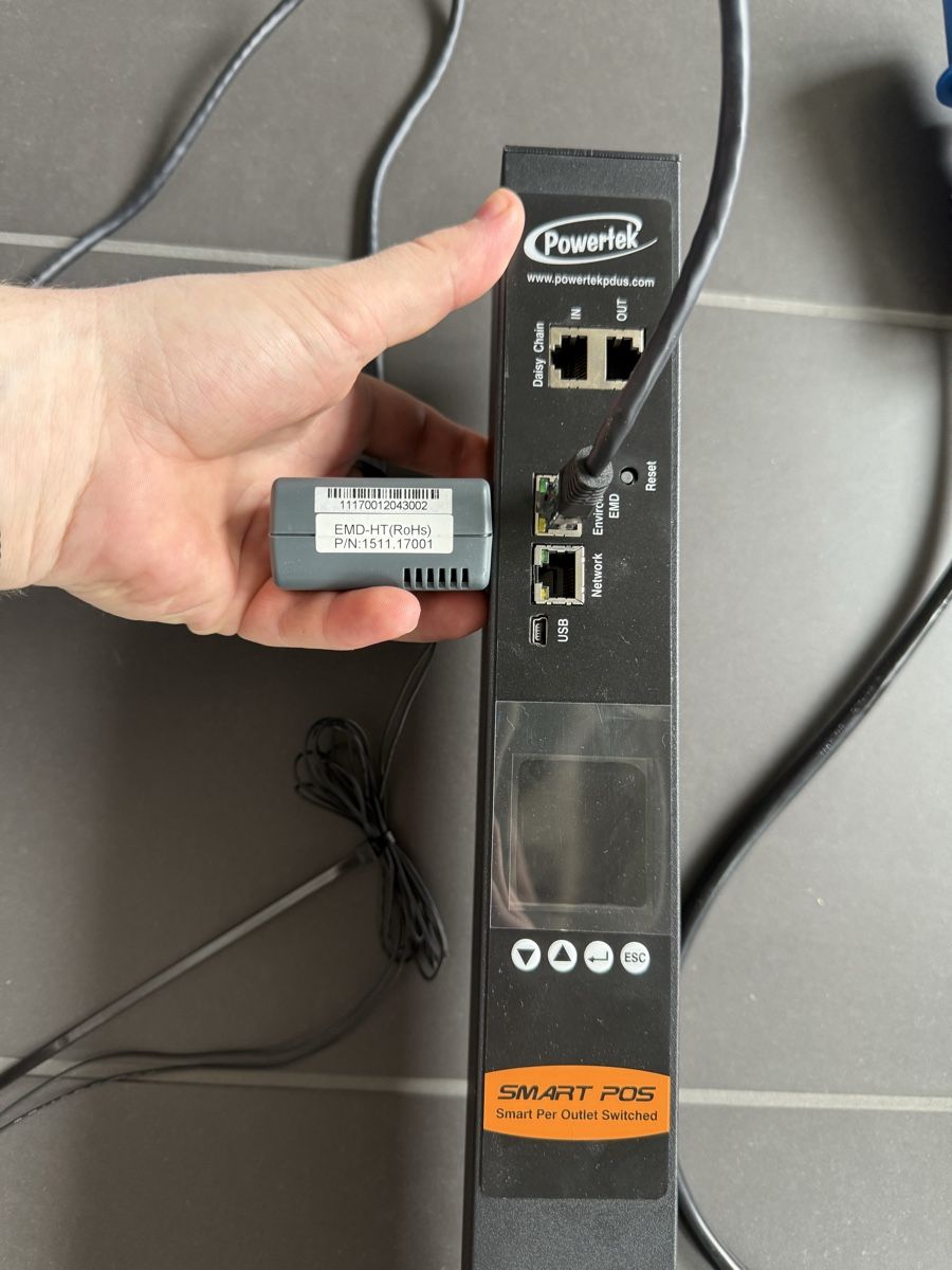 Alimentazione elettrica: 2x PDU 24 prises 16A 230V – Usato da Vulliens venduto da Greg015 1