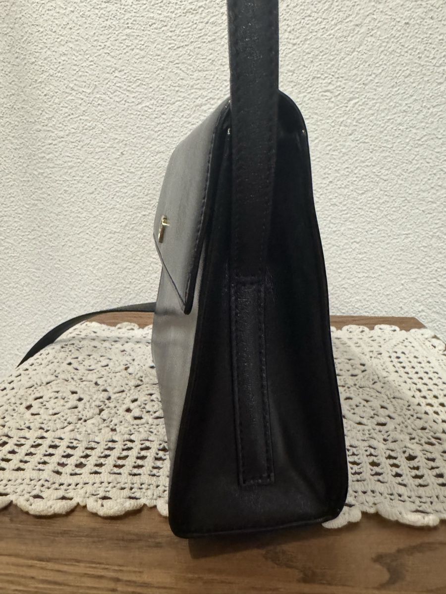 Aigner Taschen für Damen: Aigner Tasche Leder schwarz gebraucht – Gebraucht aus Reiden von ram_w7hf 2