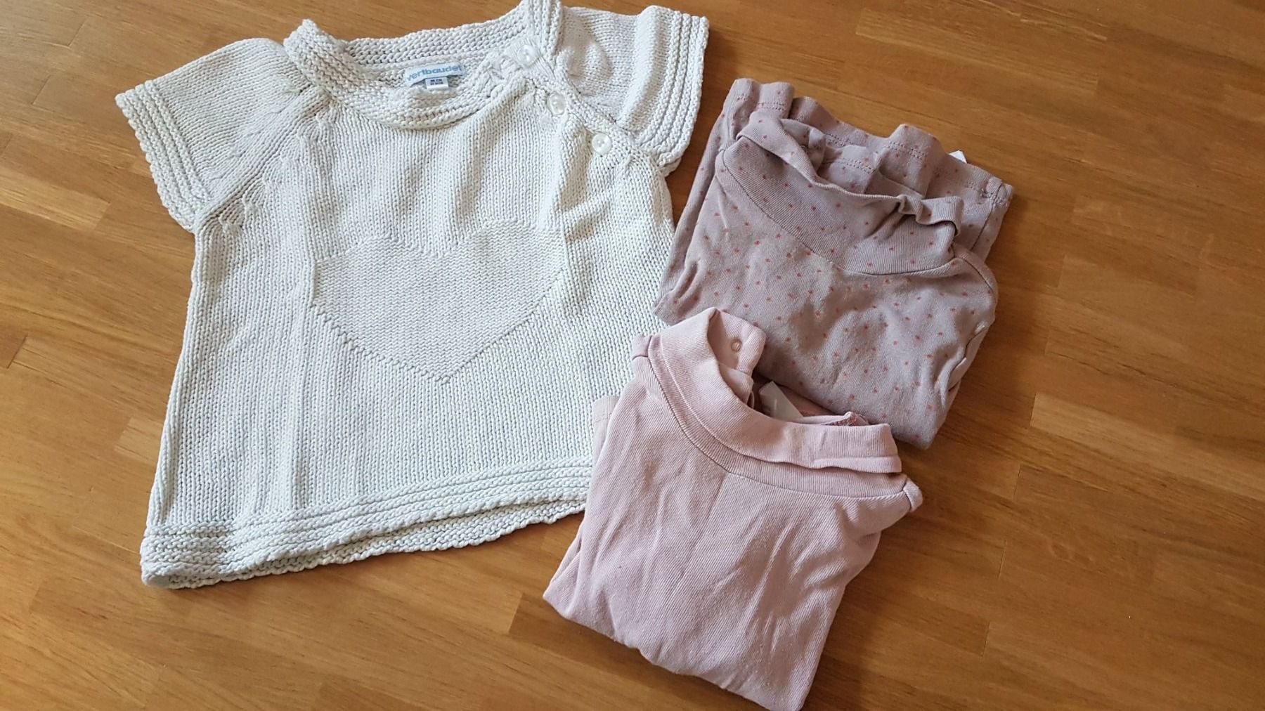 Vertbaudet Ensembles coordonnés: Set 2 langearm Tshirt & 1 Pulli Verbaudet 86cm wie neu – D'occasion à Oberwil BL par Manue1974