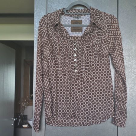 🐸 NILE BLUSE S BAUMWOLLE BRAUN GEBLÜMT