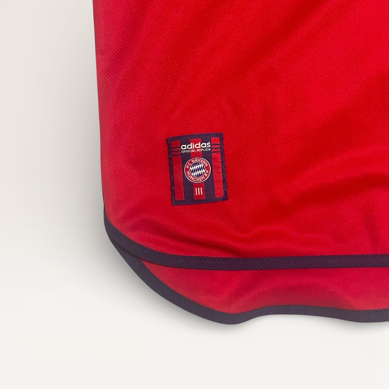 Bayern München Canottiere & Pantaloni: 1999-01 | Bayern Munich (S) – Usato da Savièse venduto da TempsAdditionel 4