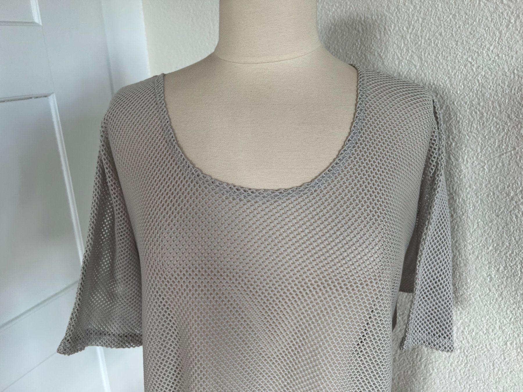 Colora Blusen: transparentes Colora Shirt, Gr. L, Hellgrau, NEU – Neu und originalverpackt aus Worb von farben20zauber 1