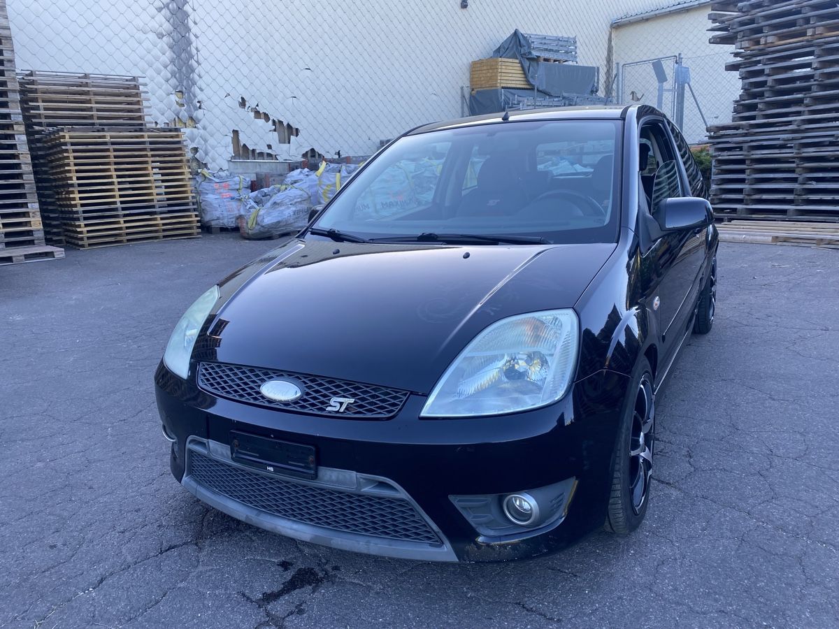 Ford Automobili: Ford Fiesta ST150 – Difettoso da La Chaux-de-Fonds venduto da mik_c8vp