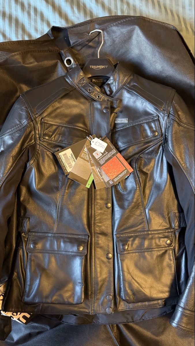Triumph Giacche: Triumph Beaufort 2 Leather Jacket – Nuovo e nell'imballaggio originale da Männedorf venduto da VictorKT 2