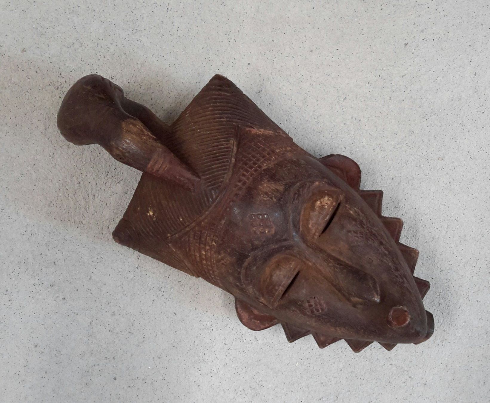 Internationale Kunst: Geschnitzte Afrikanische Maske aus Holz – Gebraucht aus Burgdorf von Olli.34