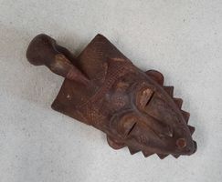 Geschnitzte Afrikanische Maske aus Holz