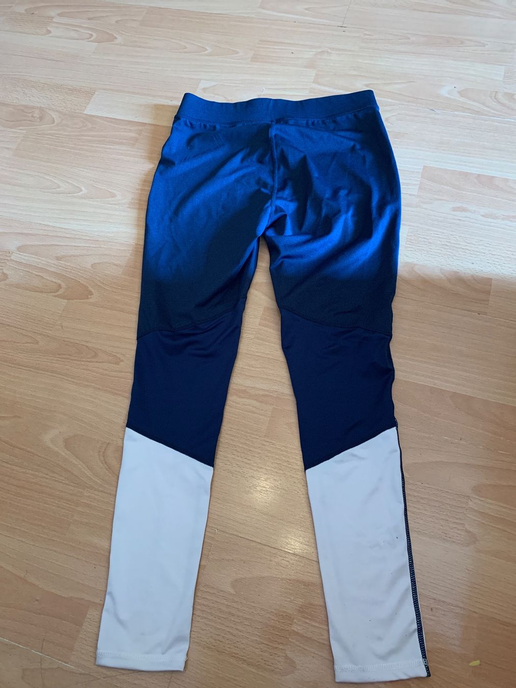Leggings: Joli legging de sport Athlitech taille M – Usato da MEYRIN venduto da Gwendo10 1