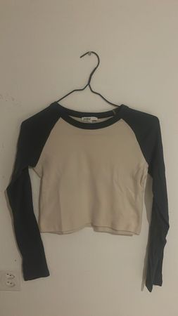 SUBDUED Stylisches Crop Langarm Raglan Shirt Grösse S