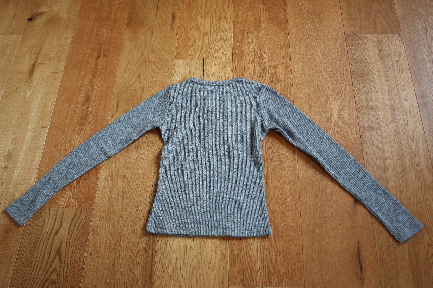 Pullover & Sweatshirts: Pullover – Gebraucht aus Schaffhausen von lua_9yfq 1