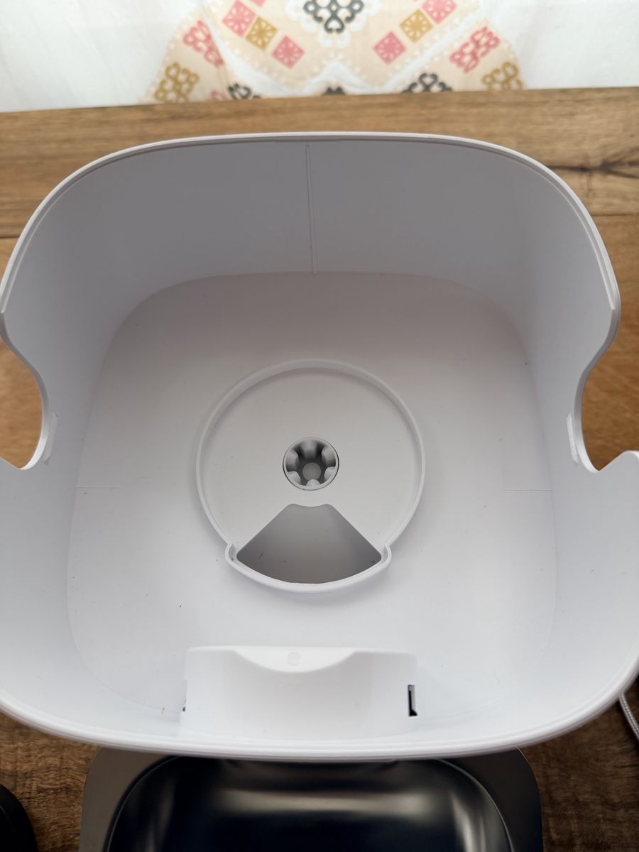Futter: Petlibro Automatischer Futterspender, 4L – Gebraucht aus Steffisburg von larihofmann 3