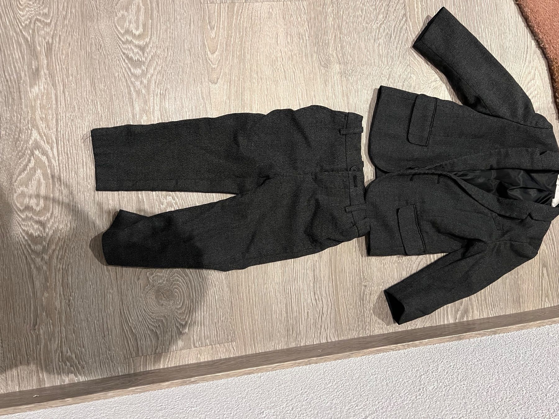 H&M Completi: Costard enfant – Usato da St-Pierre-Clages venduto da loc_8vtz