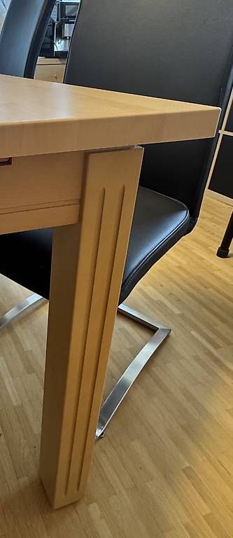 Tischset: Esstisch ausziehbar und 4 Stühle – Gebraucht aus Winterthur von Schaukelpferdchen 1