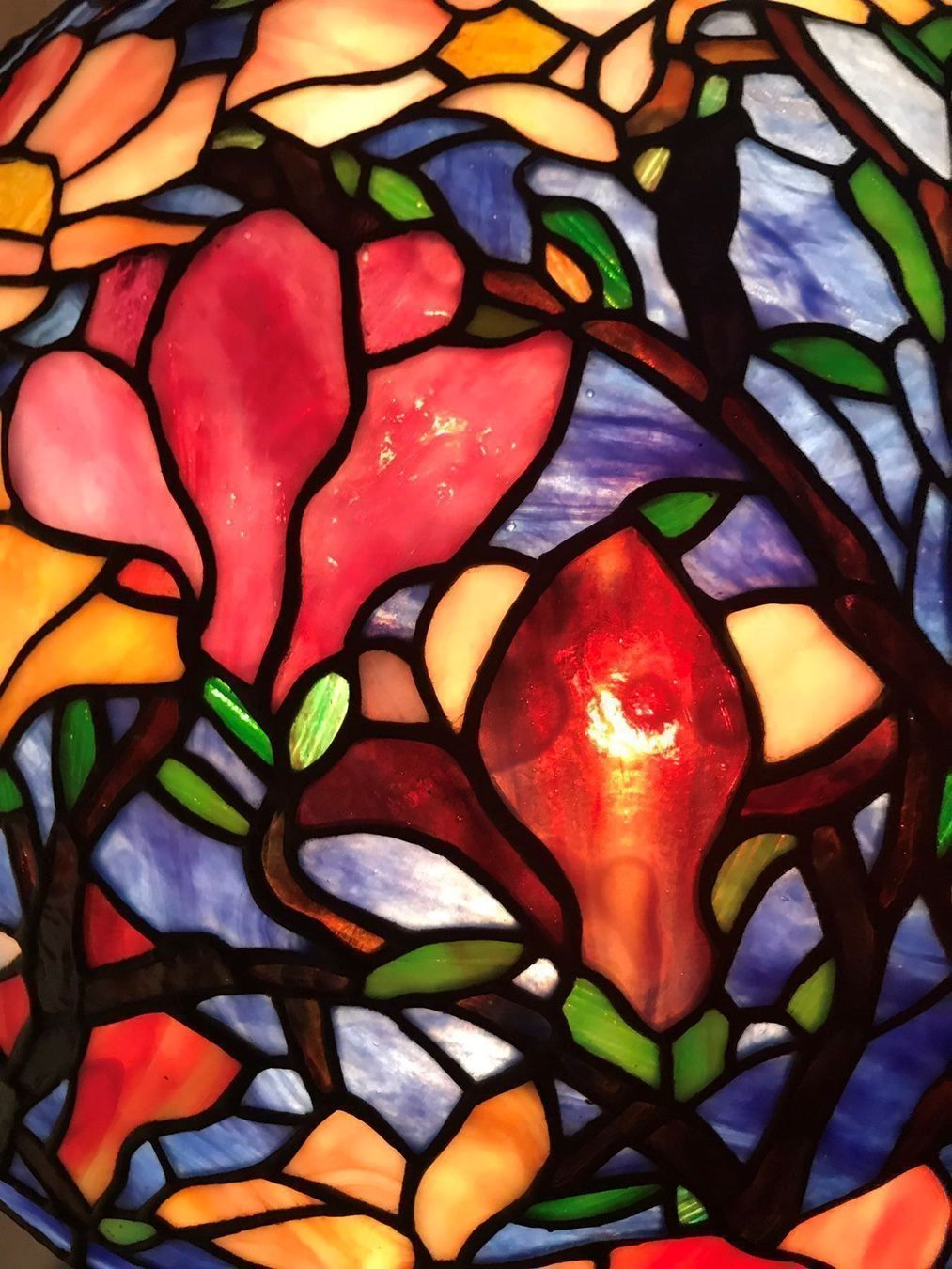 Lampade: TIFFANY GLAS LAMPE "MAGNOLIA" – Nuovo (secondo la descrizione) da Volketswil venduto da rerererarara 7