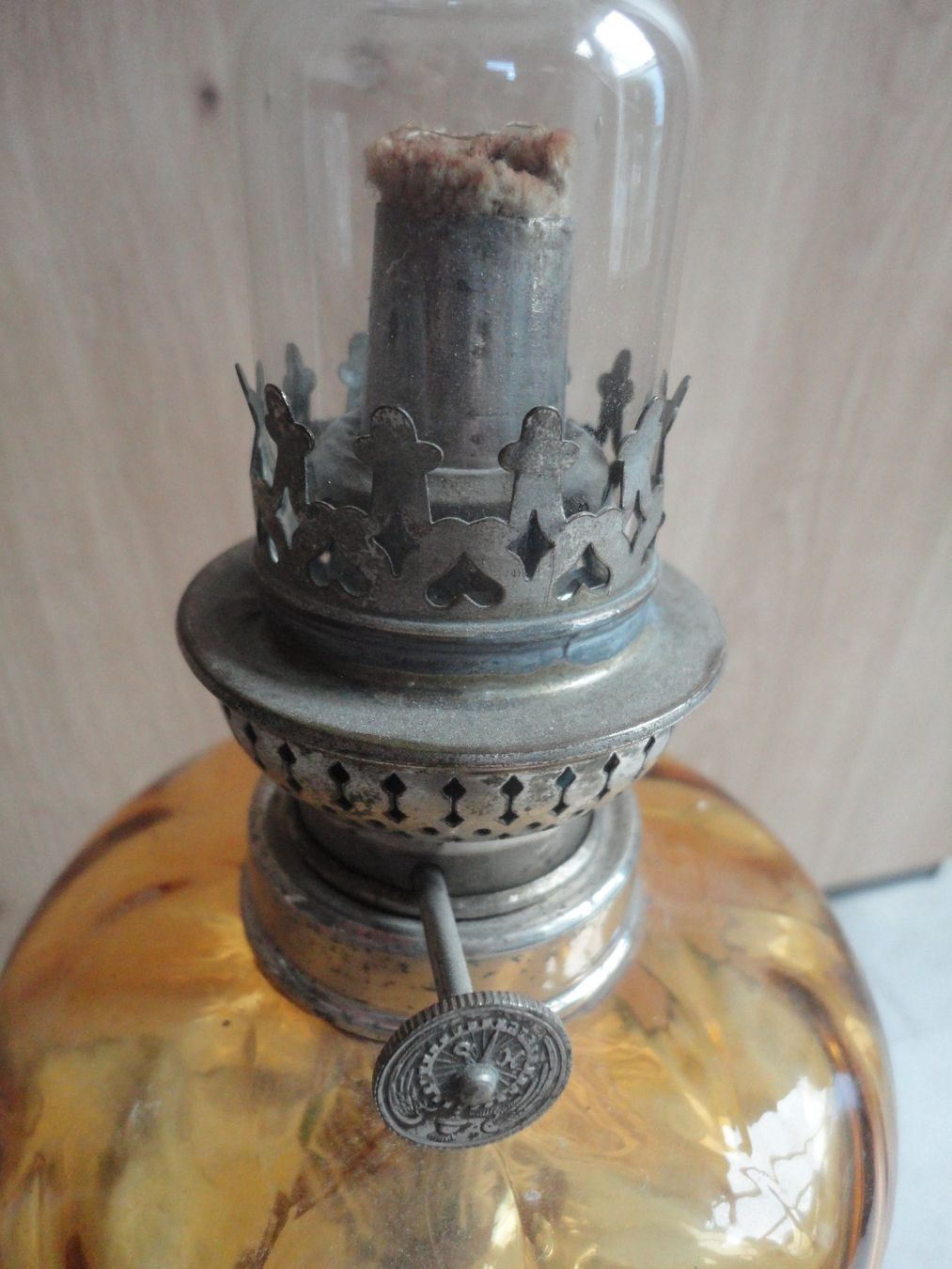 Lampade: Antike Petroleumlampe - Säulenlampe – Usato da Gelterkinden venduto da Gimbo2 1