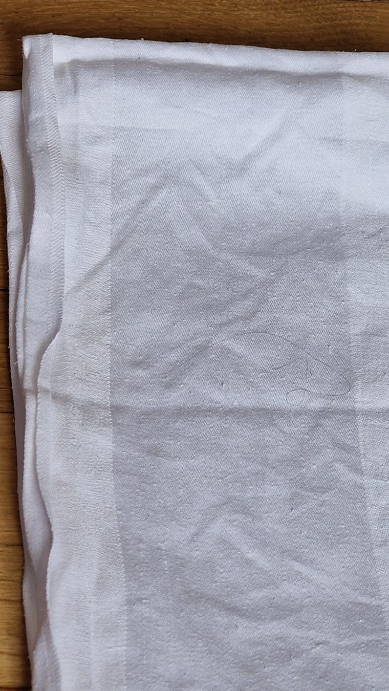 Autre linge de table: Tischtuch mit 10 Servietten, gemustert – D'occasion à Uitikon Waldegg par Smeragol 2