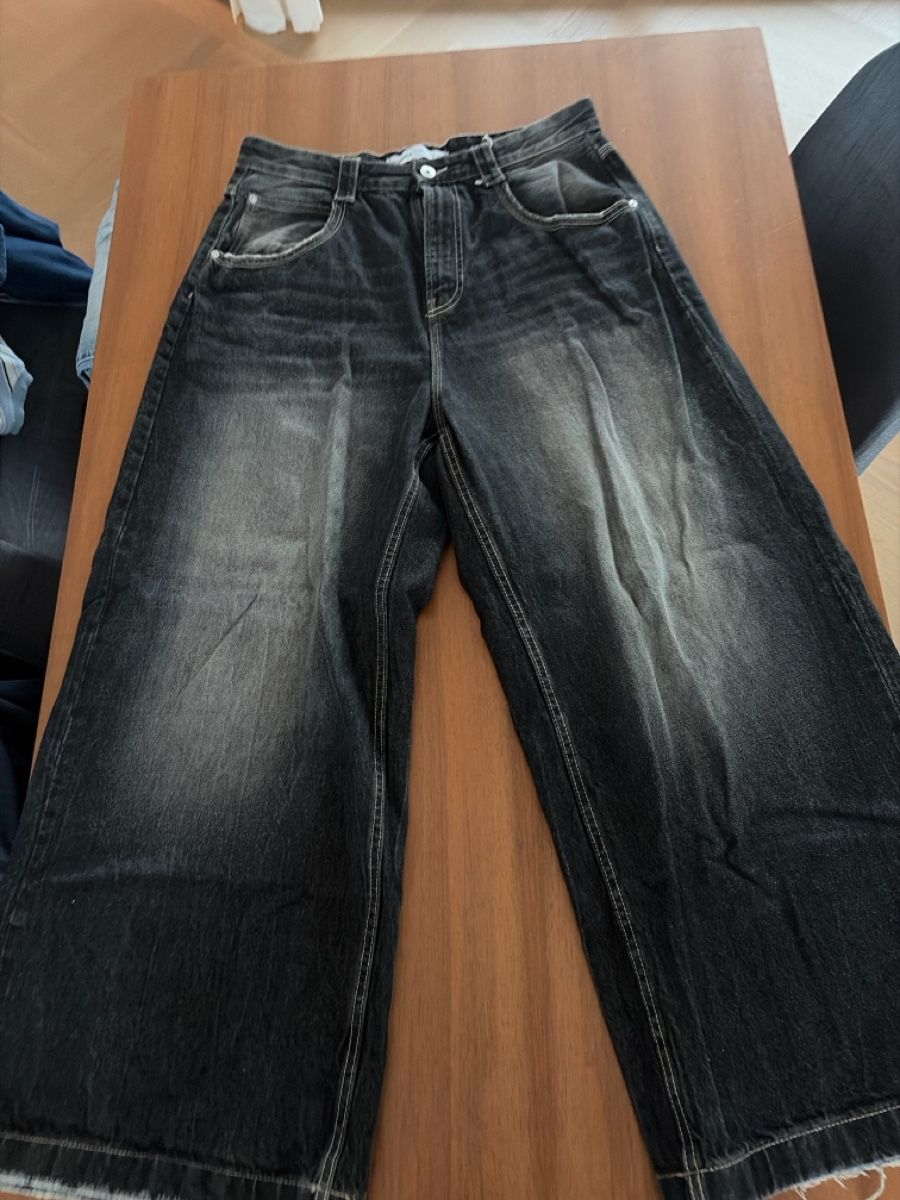 Bershka Jeans: Baggy Jeans – Usato da Dietikon venduto da me9_mh2j