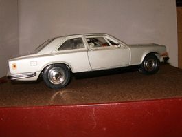 voiture miniature ROLLS ROYCE CAMARGUE 1/22 BURAGO