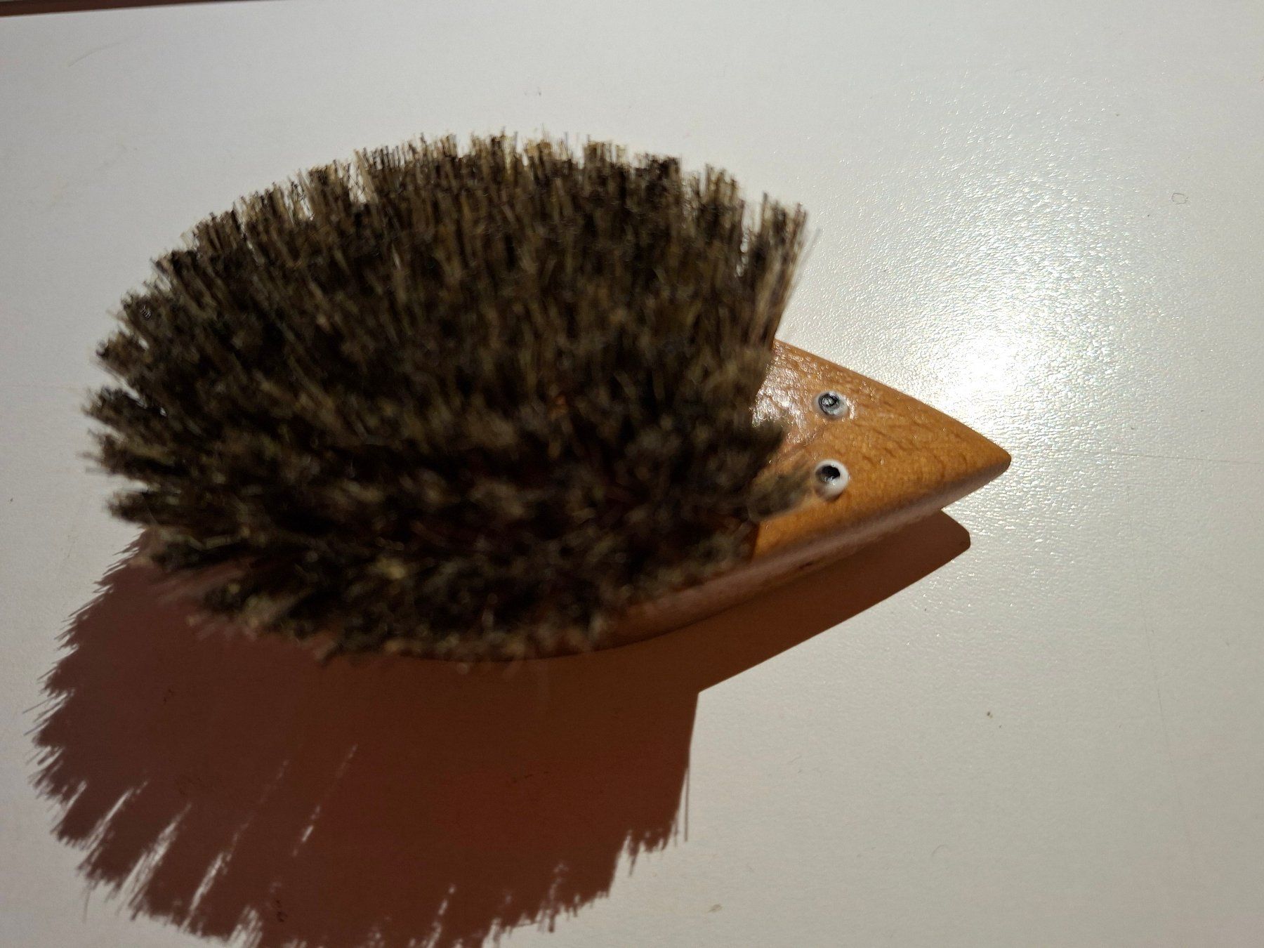 Sonstige Kleidung & Accessoires: Vintage Igel Bürste "Werbegeschenk" – Gebraucht aus Weiningen ZH von Annakatharina