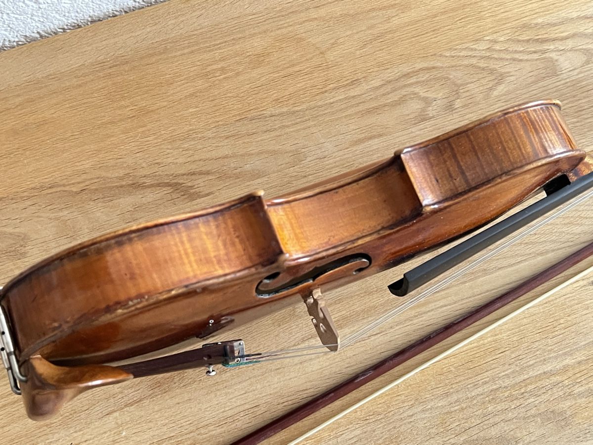 Strumenti musicali: TIRIOT Mirecourt violon 4/4 – Usato da Bassecourt venduto da 59.00chf 2
