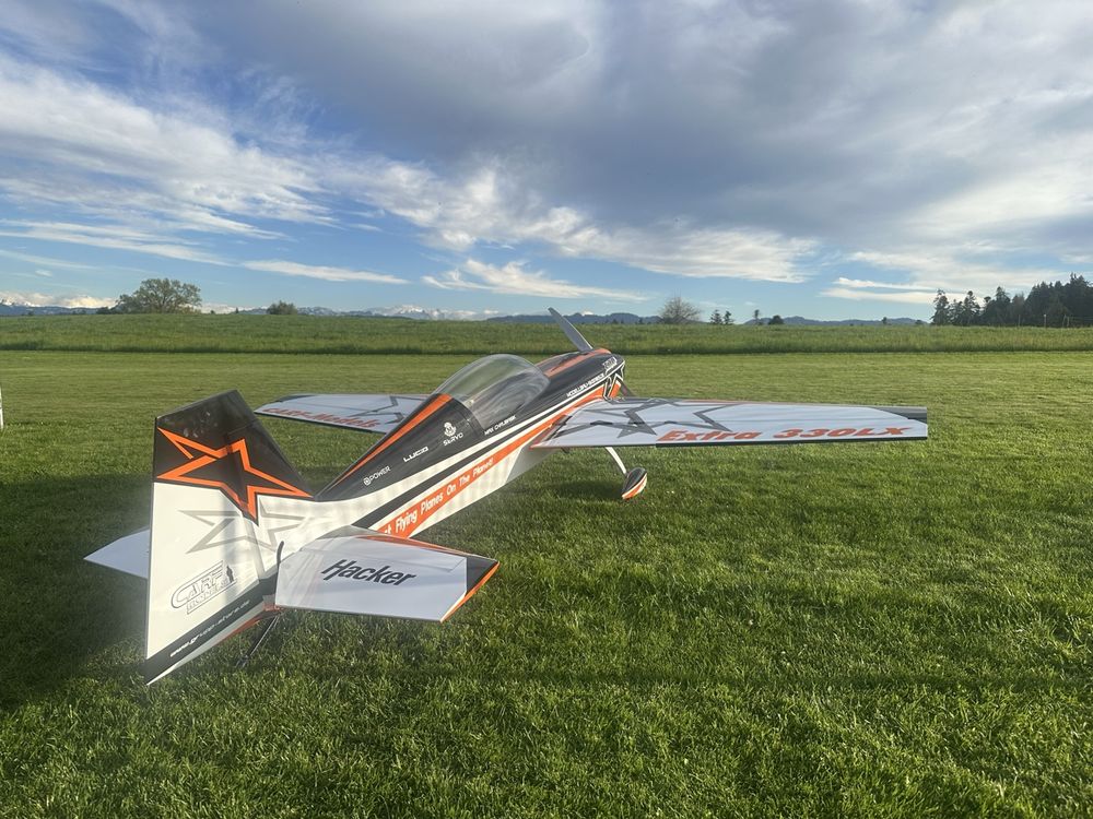 Pau Model Extra 330LX V2 60-70cc Rosso: Modello Acrobatico RC