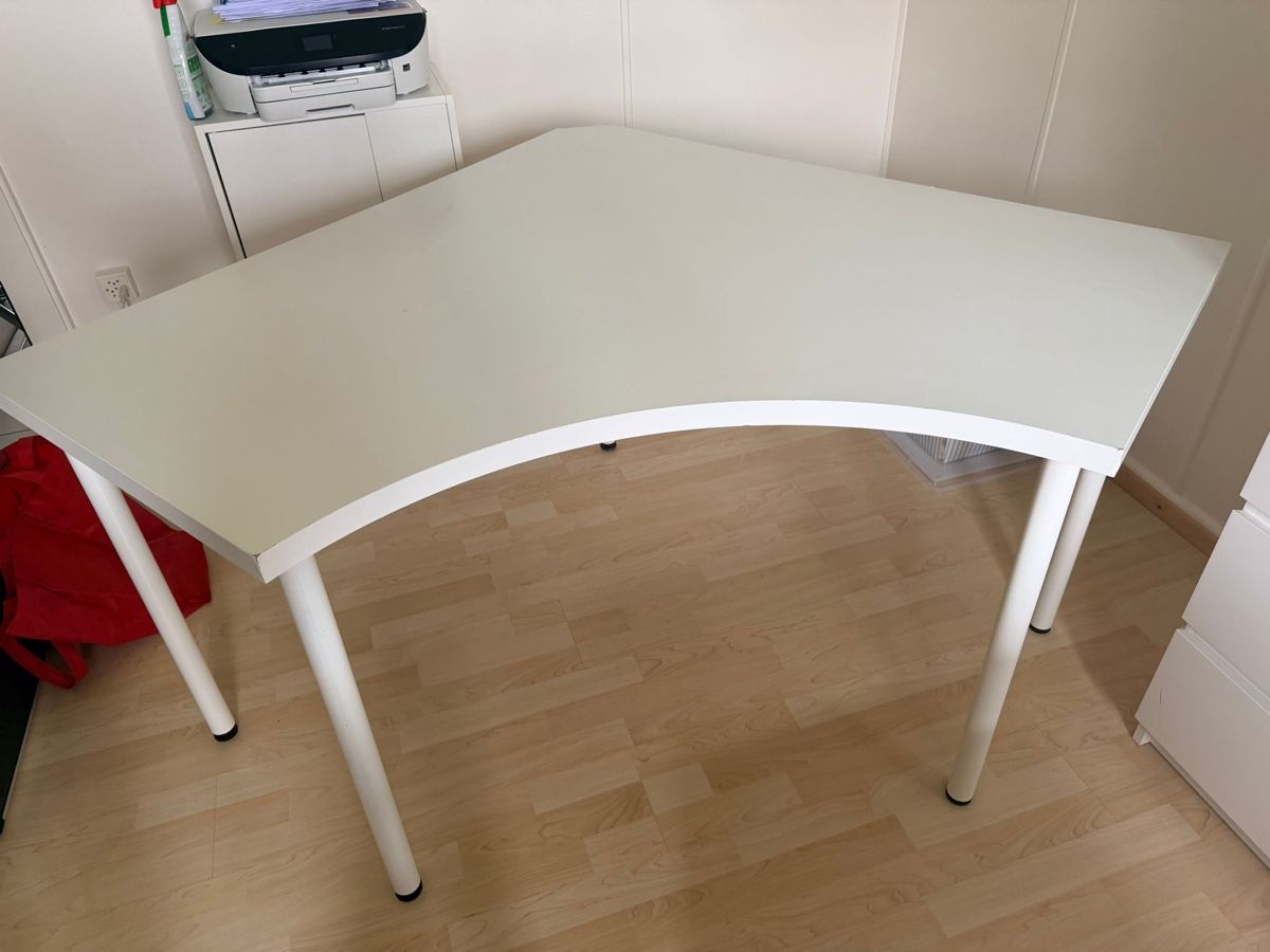 Mobilhome: Bürotisch + Stuhl – Usato da Dagmersellen venduto da sil_wxg7 2