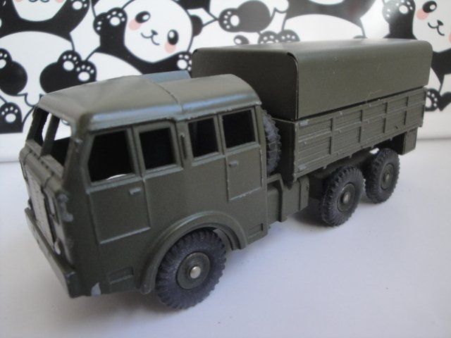 Superbe CAMION MILITAIRE DINKY TOYS FRANCE collector BERLIET