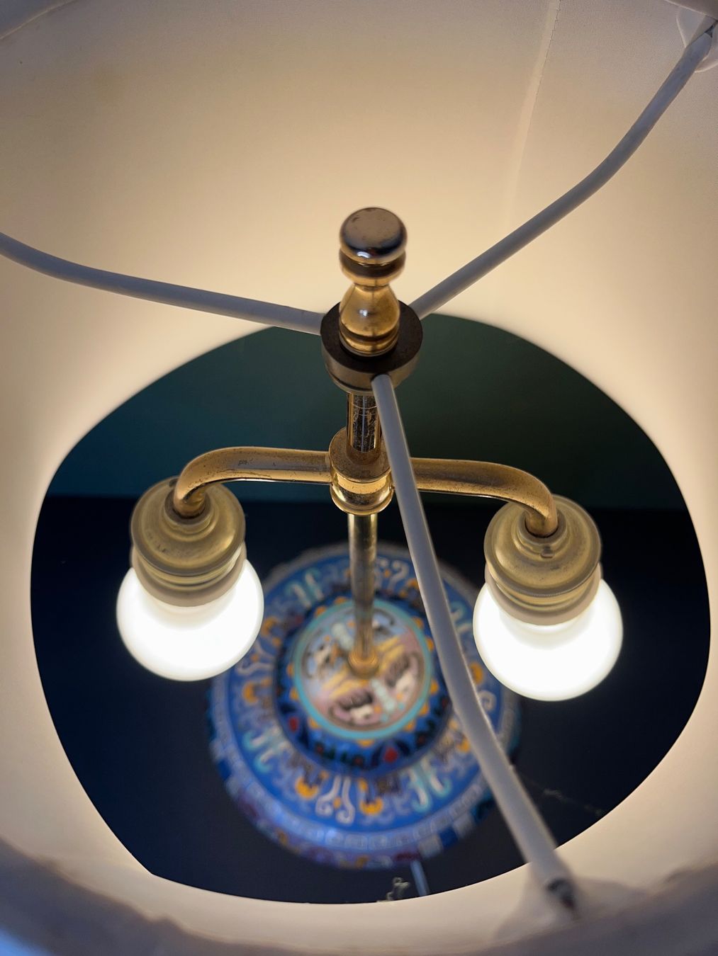 Lampade: Dekorative Tischlampe mit bemalter Keramikbasis – Usato da Otelfingen venduto da Yossi-68 4