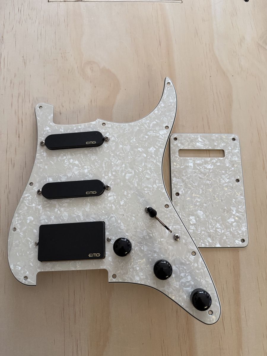 Musikinstrumente: Pickguards completo – Gebraucht aus Viganello von 53g_ml6j