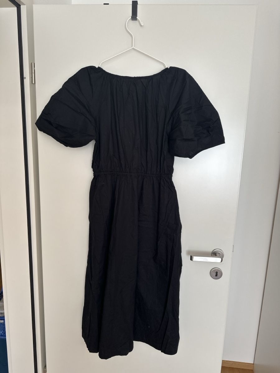 Gap Kleider: Gap Kleid – Neu (gemäss Beschreibung) aus Luzern von LauraLynnMeier 2