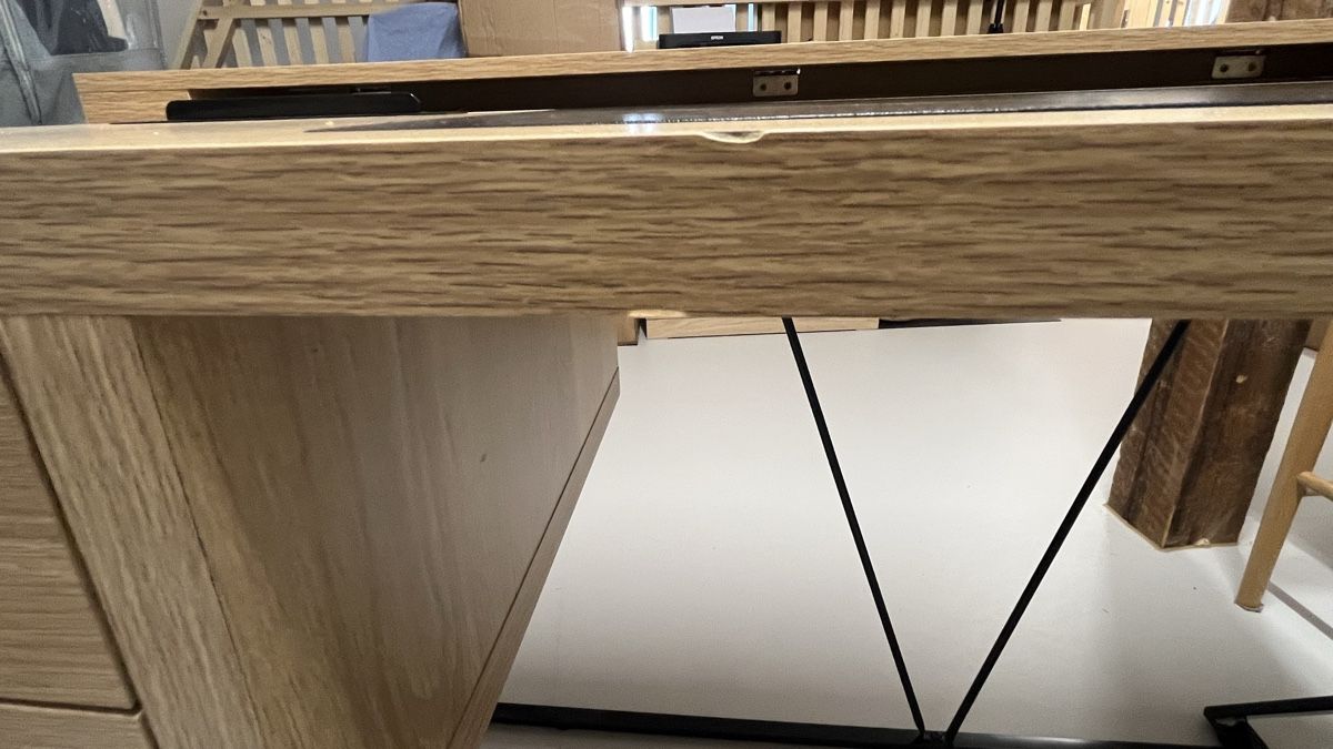 Bureaux: Desk / Schreibtisch - Eiche Farbe - Kabelmanagement – D'occasion à Zürich par jap_8kkn 6