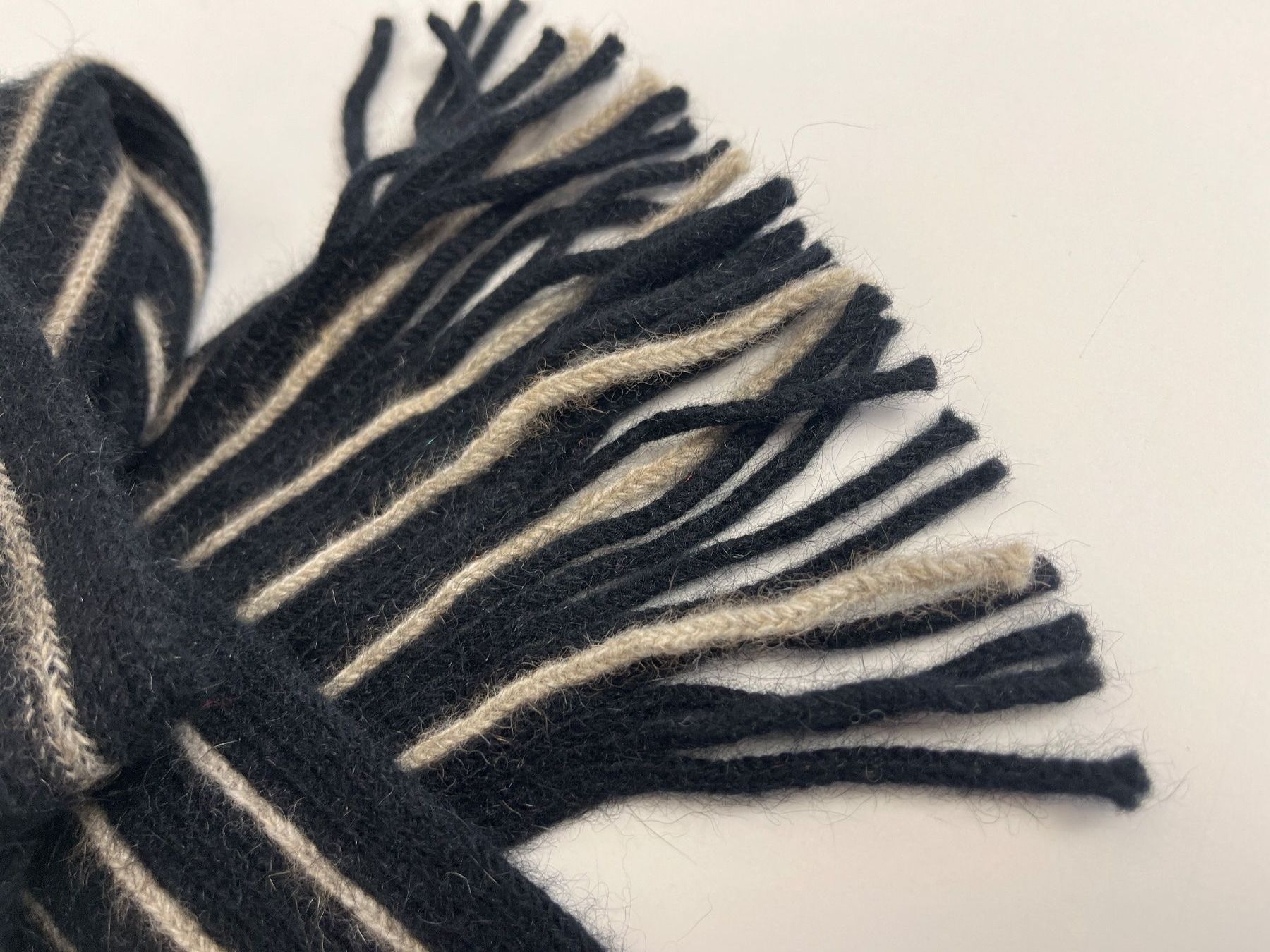 Foulard & Sciarpe: Possum Halstuch mit Streifen beige – Nuovo e nell'imballaggio originale da Zollikofen venduto da marys-choice