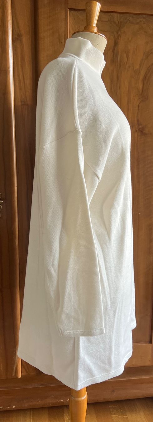 Zara Pulls & Sweat-shirts: Zara langer Pullover offwhite, Grösse L – D'occasion à Kilchberg ZH par jul_d2j2 1