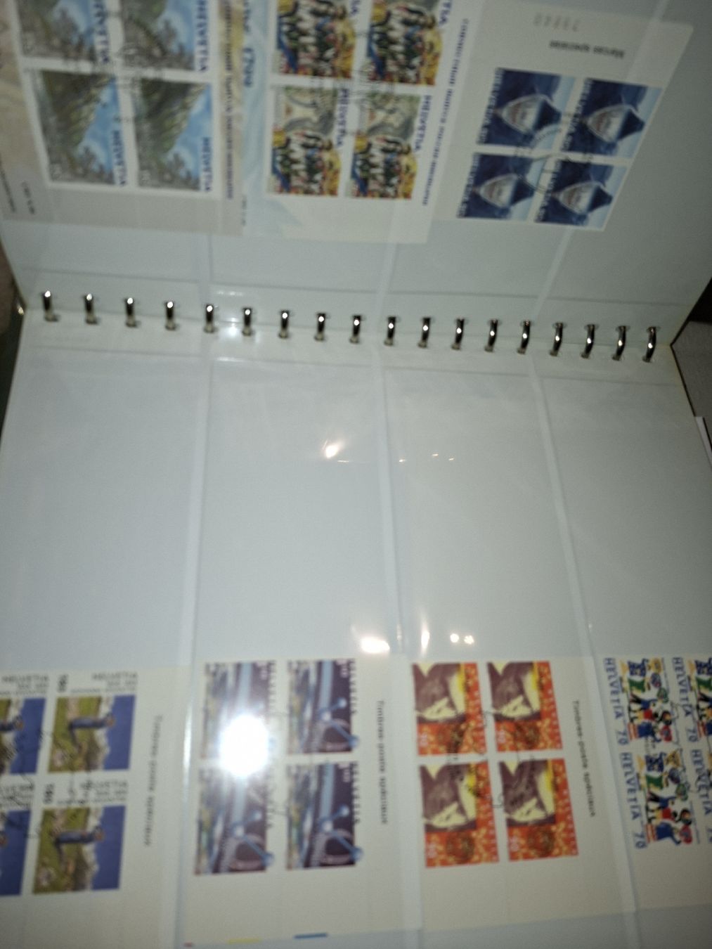 Tous les timbres: Lindner Album mit 4er Blocks 1998 - 2002  – D'occasion à Balgach par SIMEON27 7