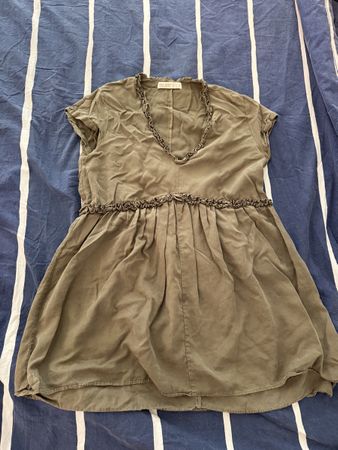 Sommerliches Kleid, olivgrün, Grösse M, leicht und luftig