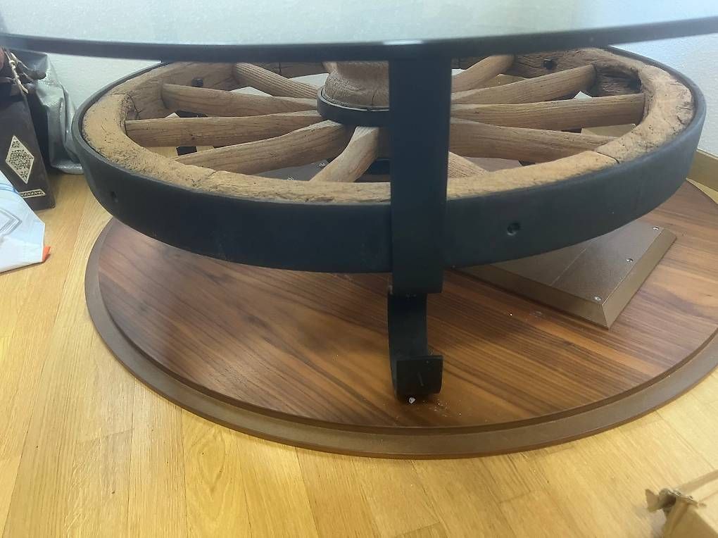 Tische: Salontisch Wagenrad – Gebraucht aus Regensdorf von arm_2cb9 1