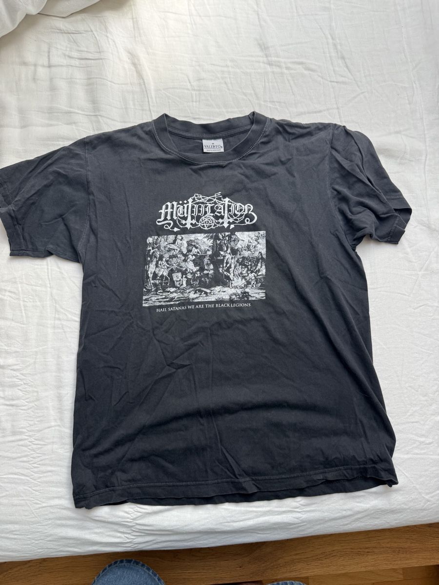 T-shirt: Mutiilation band T shirt sz Small – Usato da Wabern venduto da pas_pp8b