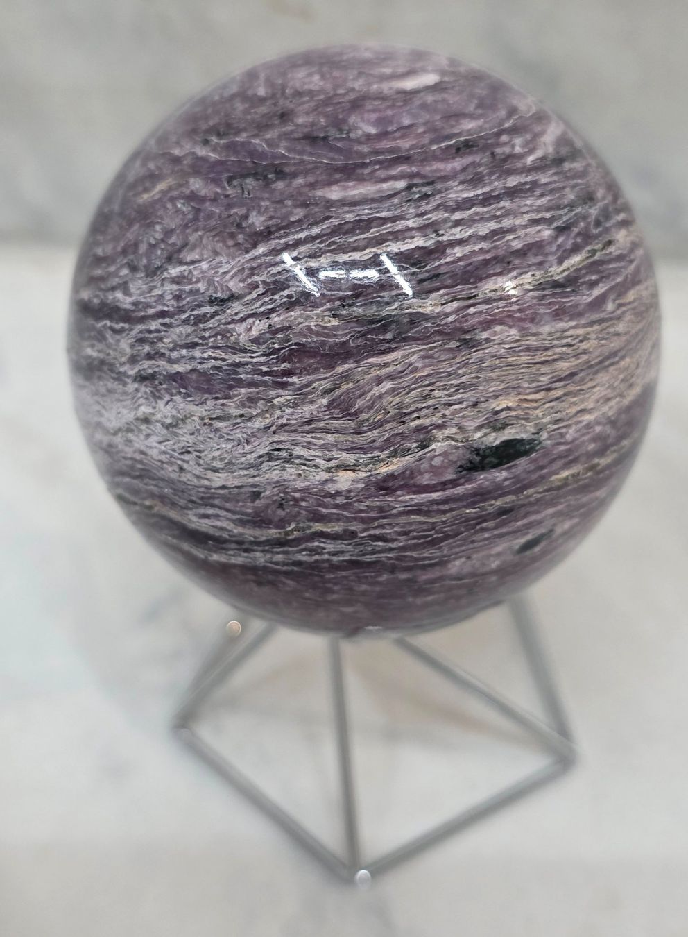 Minerali & Pietre curative: Charoit Kugel 63mm 320g – Nuovo e nell'imballaggio originale da Matzingen venduto da Shay_Crystalz 1