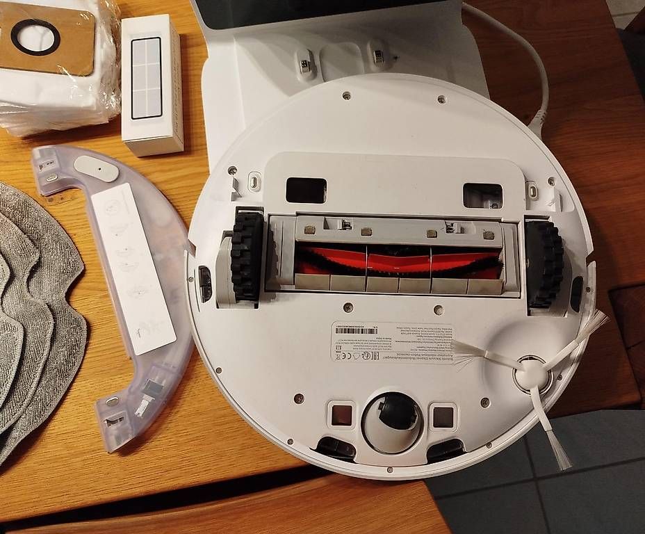 Dreame Aspirapolveri & Accessori: Staubsaugerroboter Dreame D10 Plus mit Ersatzteilen – Usato da Ried (Muotathal) venduto da S.B.I. 1