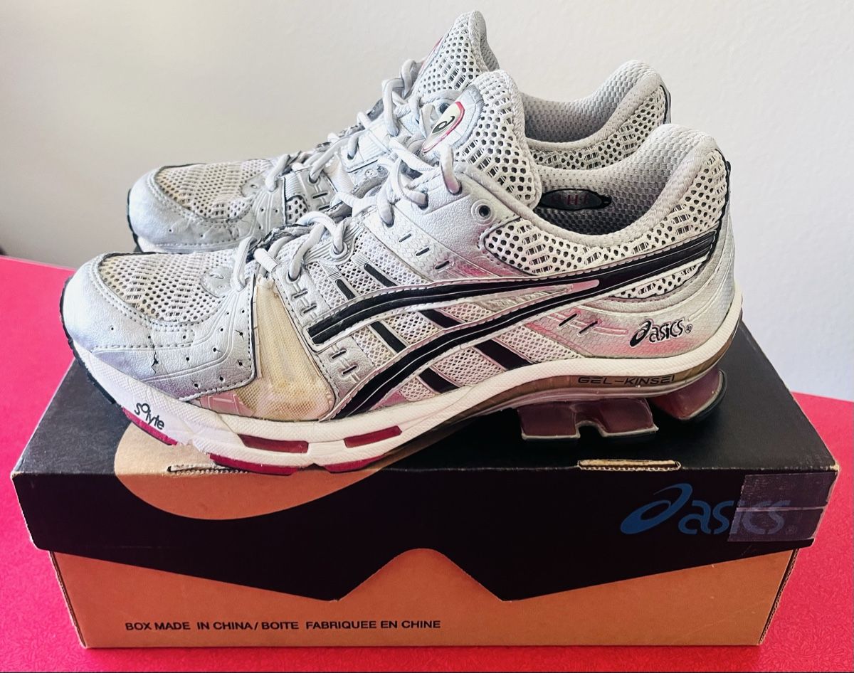 Asics Scarpe da uomo: ASICS Gel-Kinsei 2006 1.Gen Gr.42.5 Box 1.Hand – Usato da Wädenswil venduto da Buddha8 1