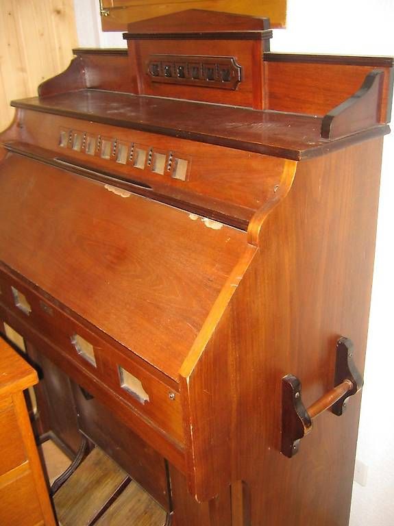 Musikinstrumente: Harmonium aus Kloster – Gebraucht aus Laupersdorf von Petroman 1