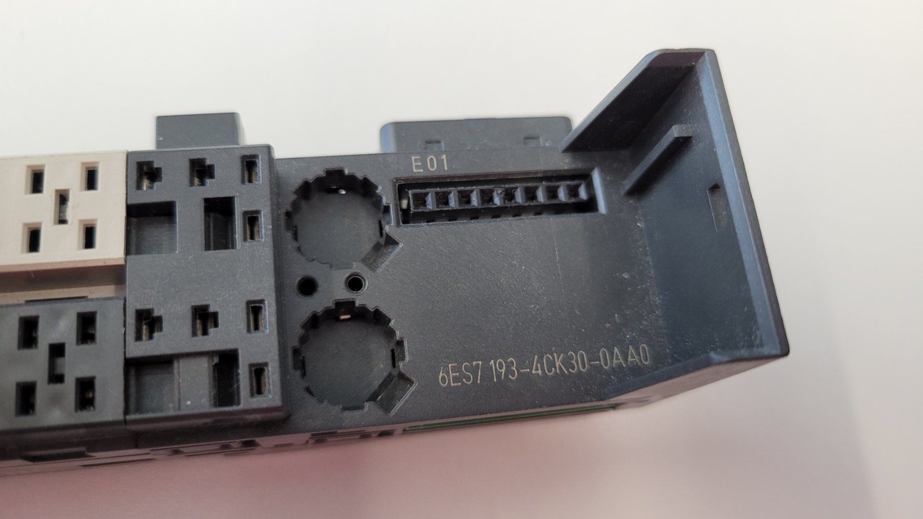 Siemens Composants électroniques: Siemens ET200S - 6ES7193-4CK30-0AA0 – D'occasion à Möhlin par Kaiser_Engineering 1