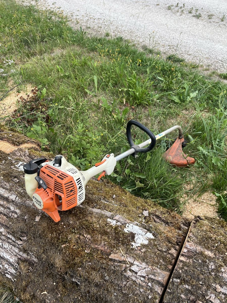 Stihl Tondeuses à gazon: Débroussailleuse Stihl FS45 – Défectueux à le Crêt-du-Locle par Kableg18 1