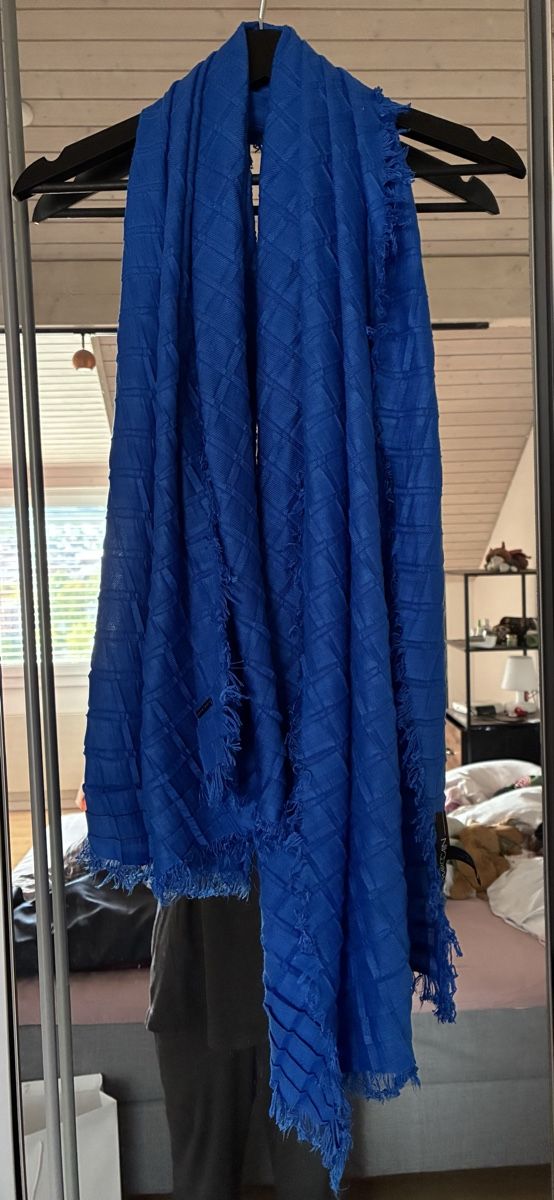Marc Cain Foulards & écharpes: Marc Cain Schal royalblau – D'occasion à Sissach par Monkbay
