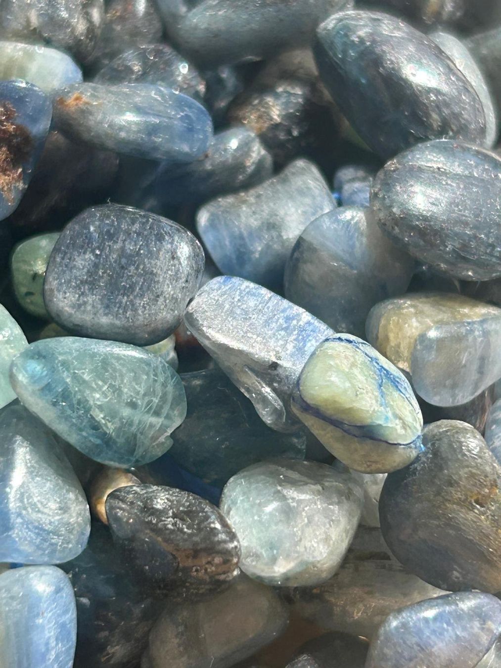 Pietre preziose: Strang echte Kyanite Nuggets / stone 8-10 mm – Nuovo e nell'imballaggio originale da Niederrohrdorf venduto da Ytobi 2