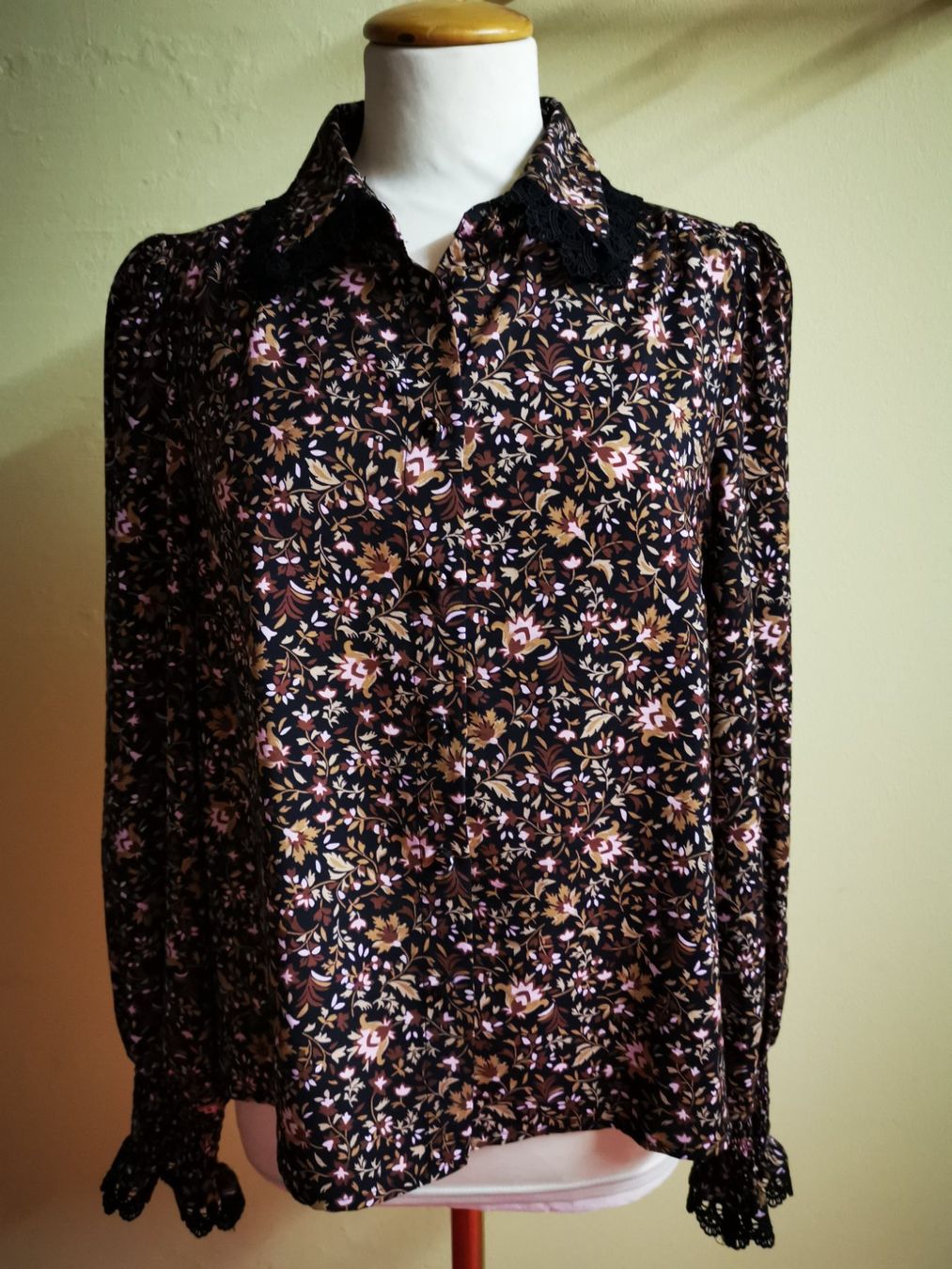 Camicette: Bluse mit Spitzen, Y.A.S. – Usato da Seuzach venduto da NaehdesignMirjam
