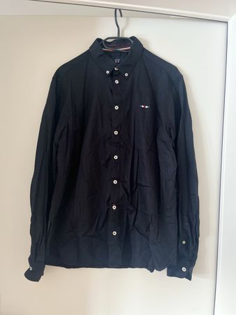 Elegantes Herrenhemd von Tommy Hilfiger, Grösse M, Schwarz