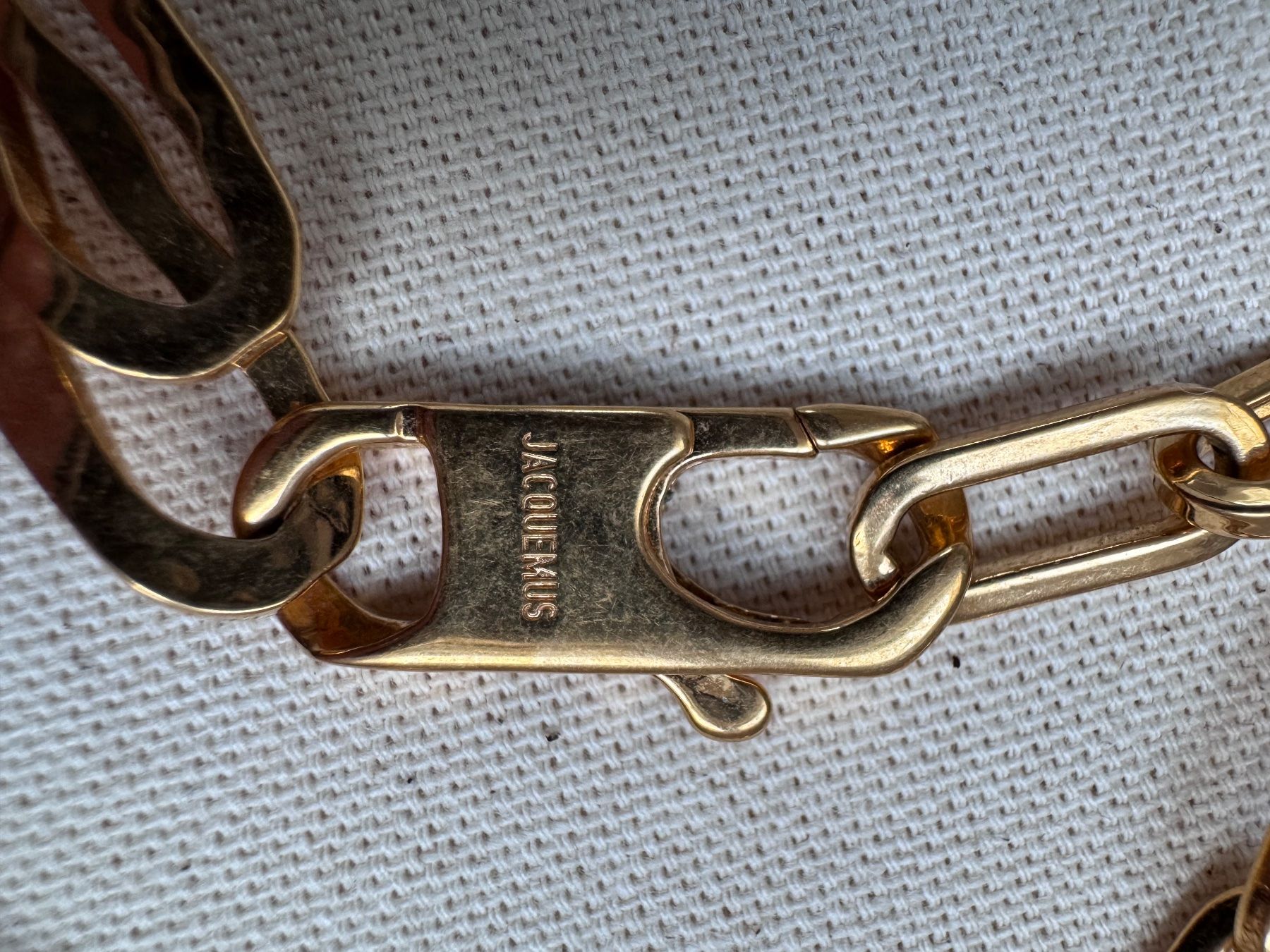 Catenine: Jacquemus Le collier Chiquita – Usato da Solothurn venduto da Manjascha 2