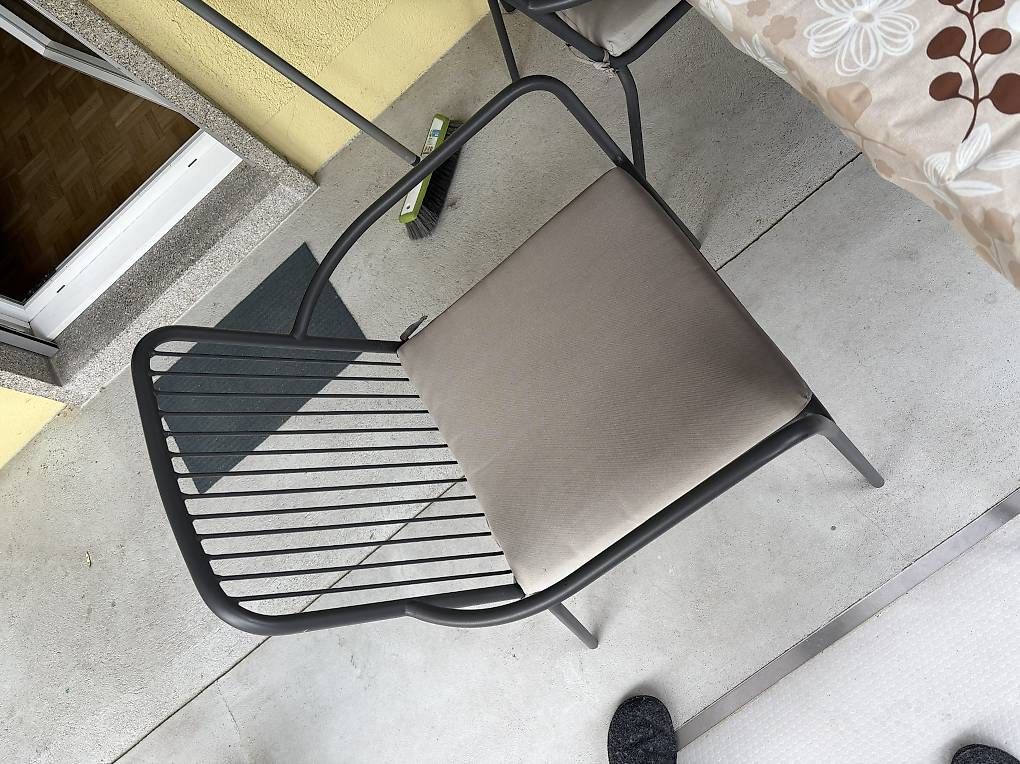 Set di tavolo e panche: Gartentisch + 4 Stühle mit Kissen – Usato da Liebefeld venduto da ric_s9xk 3